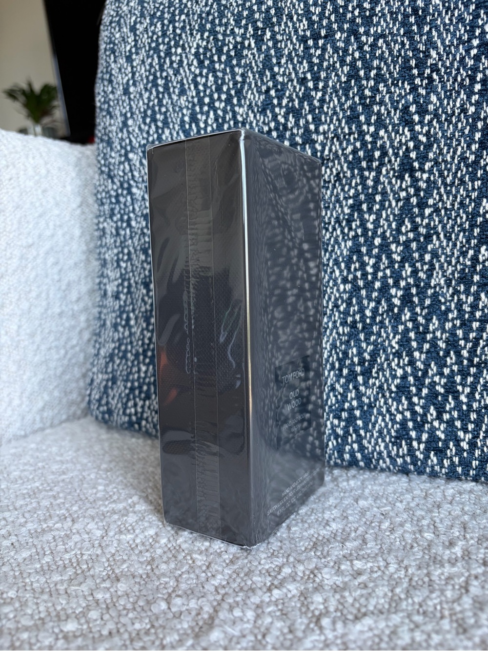 Tom Ford Oud Wood Hand & Body Wash - Picture 5 of 7